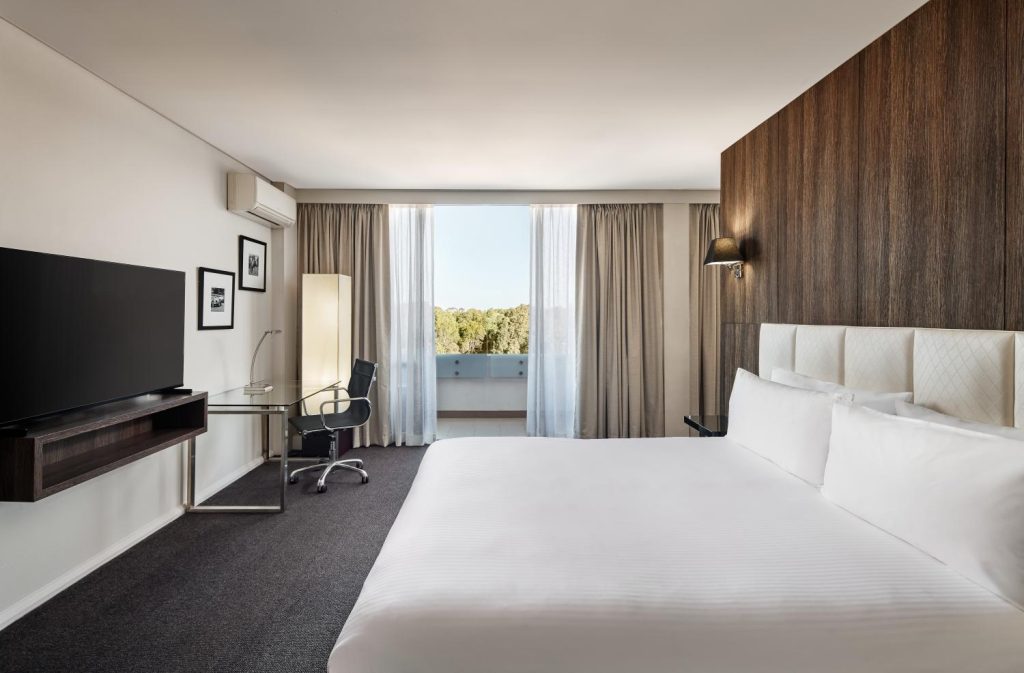 King suite at Holiday Inn Warwick Farm