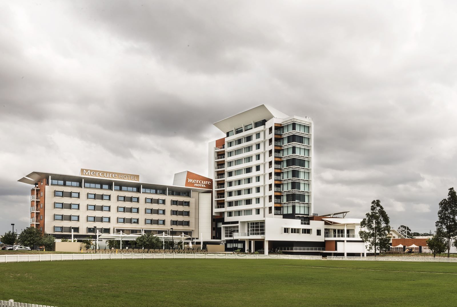 Exterior of Mercure Sydney Liverpool